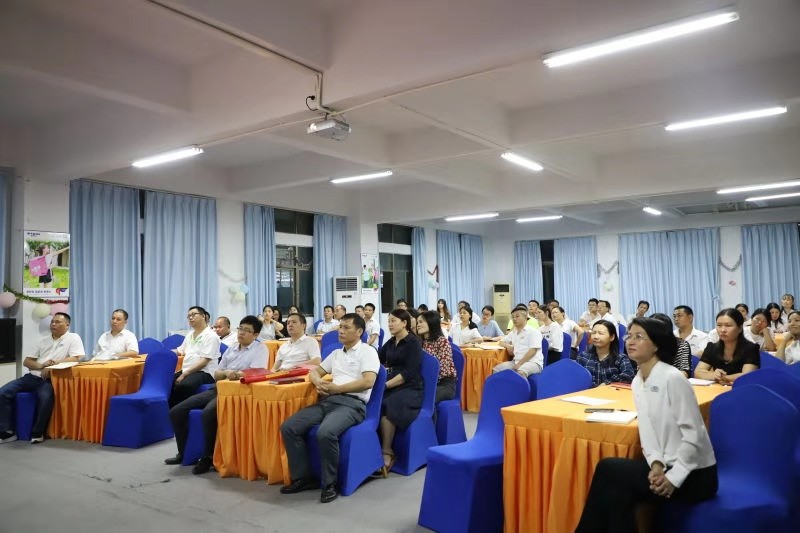 双肩背包厂家,双肩包,双肩包加工,新宝gg科技,双肩包厂家,双肩包生产