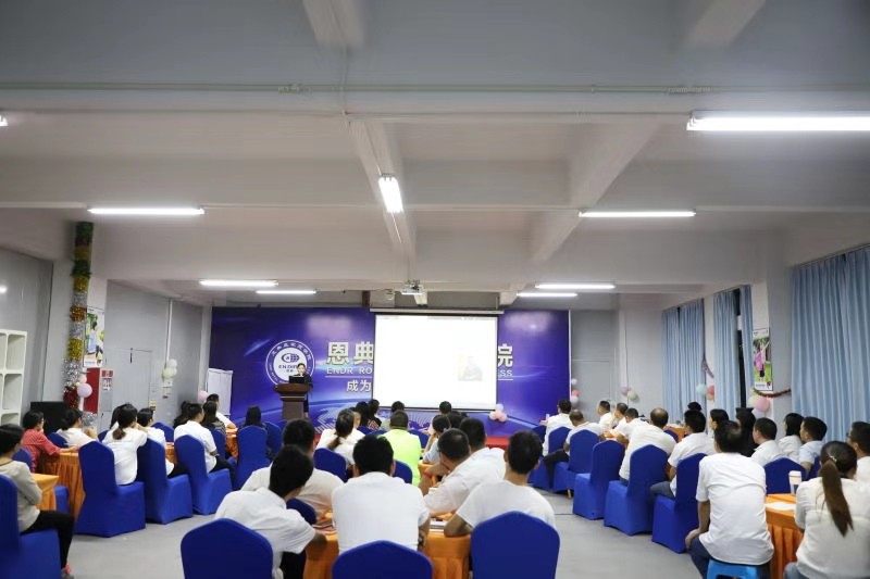 双肩背包厂家,双肩包,双肩包加工,新宝gg科技,双肩包厂家,双肩包生产
