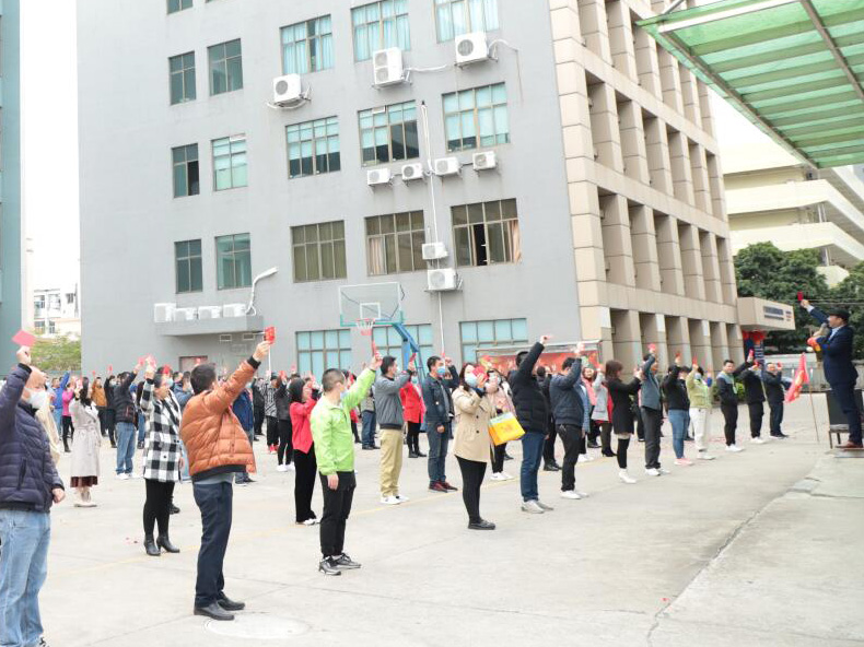 双肩包厂广东新宝gg科技,背包厂家,背包定制.jpg