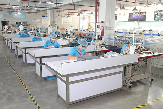 礼品背包订制厂家,新宝gg科技背包厂家.jpg