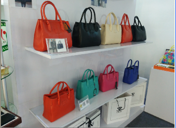 礼品背包定制,双肩背包生产厂家,背包定制,双肩背包厂家,包包定制厂家,