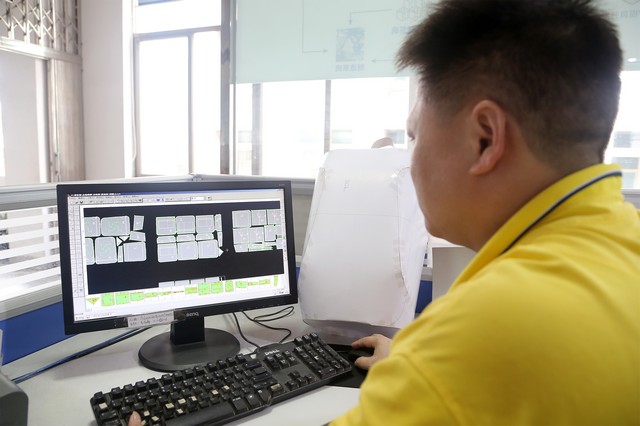 新宝gg科技背包代工:服务贴心，客户至上